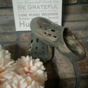 Boys/ size 2 /crocs